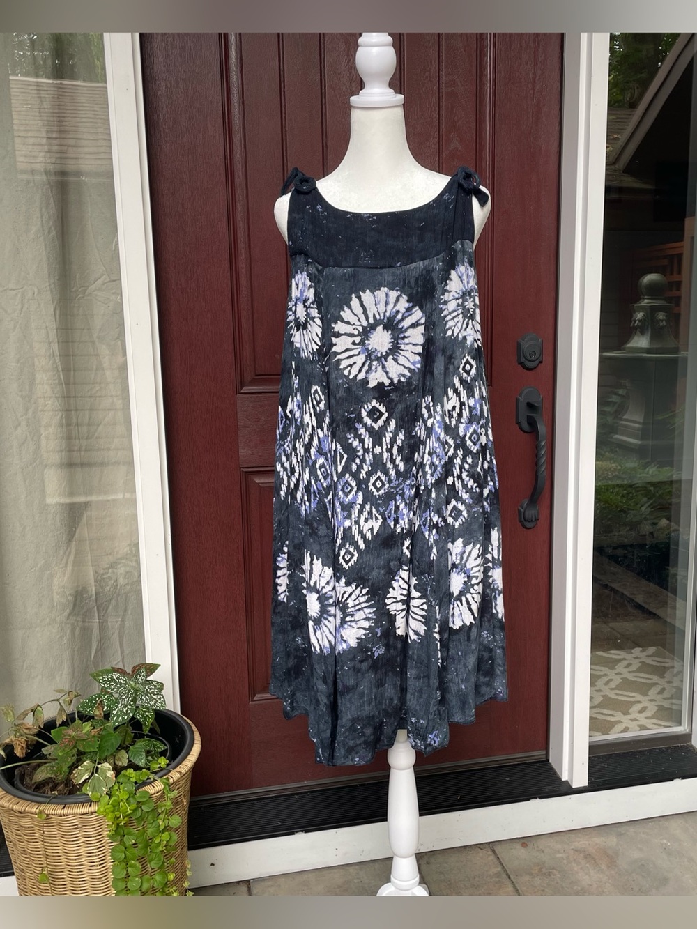 FREE PEOPLE Darjeeling Tie-Dye Swing Dress Black White Blue Like New Festival M - Picture 16 of 16